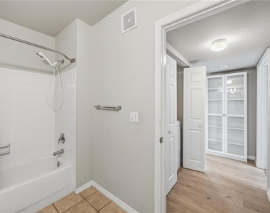 1025 Villagio Circle - Photo Thumbnail 37