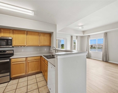 1025 Villagio Circle - Photo Thumbnail 14