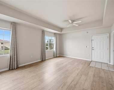 1025 Villagio Circle - Photo Thumbnail 4