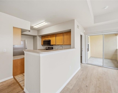 1025 Villagio Circle - Photo Thumbnail 11