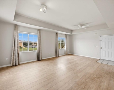 1025 Villagio Circle - Photo Thumbnail 5