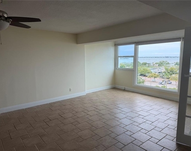 33 S Gulfstream Avenue - Photo Thumbnail 9