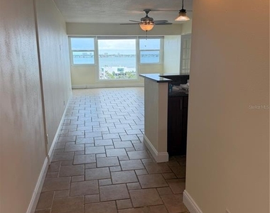 33 S Gulfstream Avenue - Photo Thumbnail 15