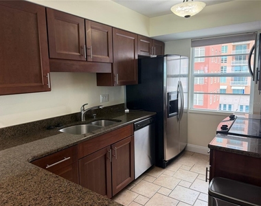 33 S Gulfstream Avenue - Photo Thumbnail 4