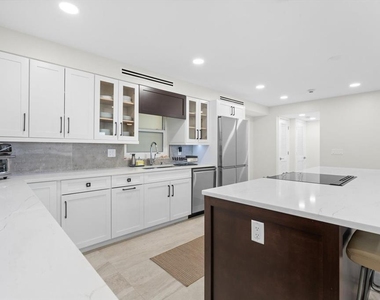 800 Benjamin Franklin Drive - Photo Thumbnail 5
