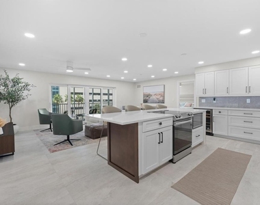 800 Benjamin Franklin Drive - Photo Thumbnail 3