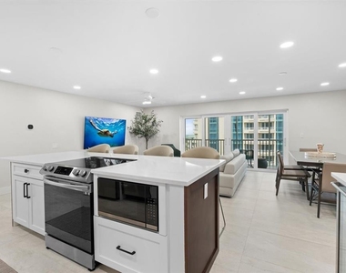 800 Benjamin Franklin Drive - Photo Thumbnail 6