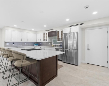800 Benjamin Franklin Drive - Photo Thumbnail 2