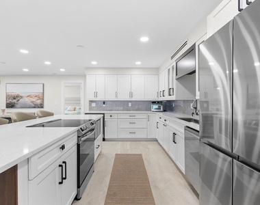 800 Benjamin Franklin Drive - Photo Thumbnail 4