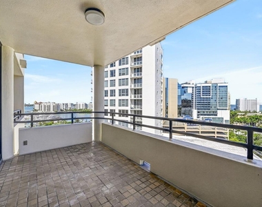 1255 N Gulfstream Avenue - Photo Thumbnail 3