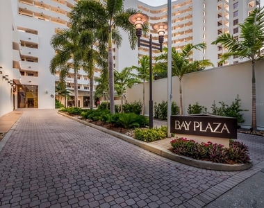 1255 N Gulfstream Avenue - Photo Thumbnail 1