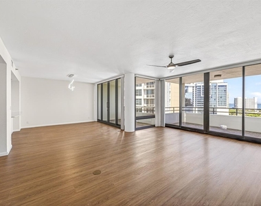 1255 N Gulfstream Avenue - Photo Thumbnail 8