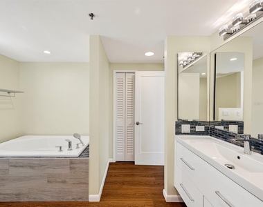 1255 N Gulfstream Avenue - Photo Thumbnail 30