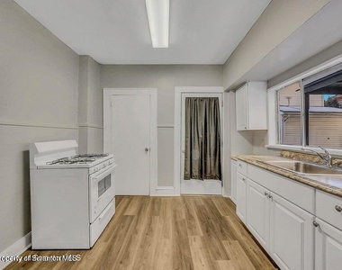1007 Washburn Street - Photo Thumbnail 8