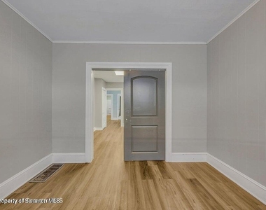 1007 Washburn Street - Photo Thumbnail 4