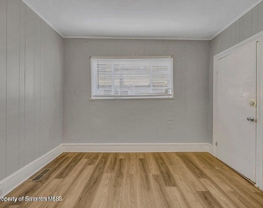 1007 Washburn Street - Photo Thumbnail 5