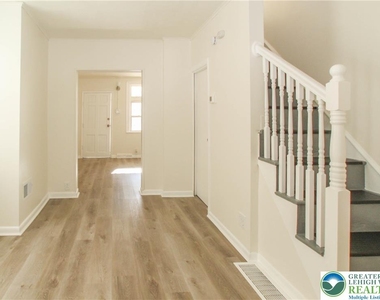 330 Walnut Street - Photo Thumbnail 5
