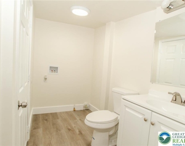 330 Walnut Street - Photo Thumbnail 8