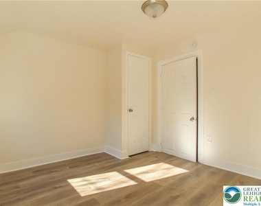 330 Walnut Street - Photo Thumbnail 9