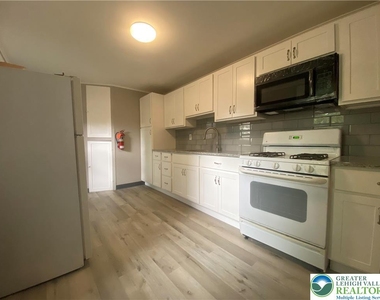 706 Northampton Street - Photo Thumbnail 1