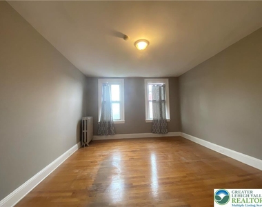 706 Northampton Street - Photo Thumbnail 6