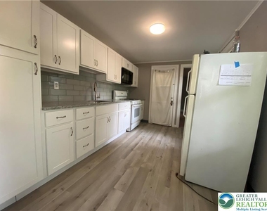 706 Northampton Street - Photo Thumbnail 2