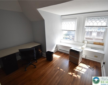700 Hamilton Street - Photo Thumbnail 12