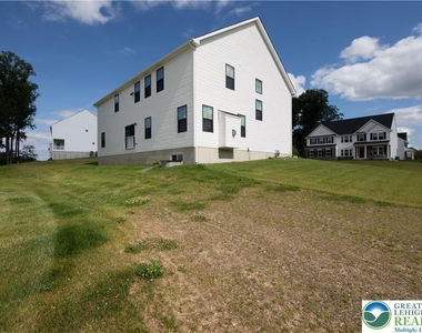 8548 Lafayette Lane - Photo Thumbnail 6
