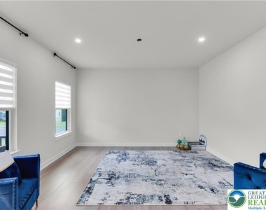 8548 Lafayette Lane - Photo Thumbnail 17