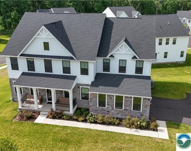 8548 Lafayette Lane - Photo Thumbnail 3