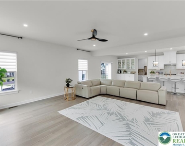 8548 Lafayette Lane - Photo Thumbnail 32