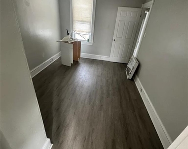 1237 Butler Street - Photo Thumbnail 2