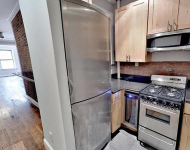 East 83rd Street - Photo Thumbnail 1