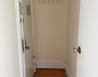 24-35 Steinway Street - Photo Thumbnail 3