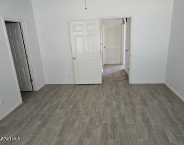 5980 Redstone Rim Drive - Photo Thumbnail 2