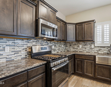 14828 Tierra Coruna Avenue - Photo Thumbnail 12