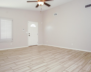 14816 Tierra Haven Avenue - Photo Thumbnail 3