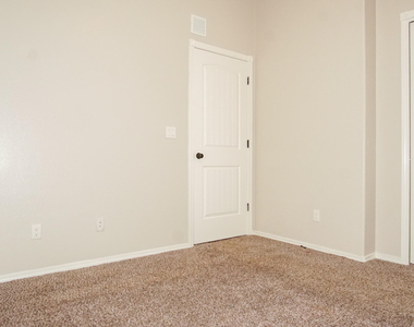 14816 Tierra Haven Avenue - Photo Thumbnail 13