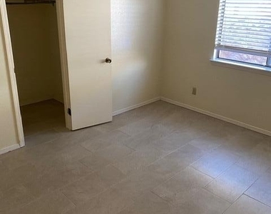 7041 Orizaba Avenue - Photo Thumbnail 15
