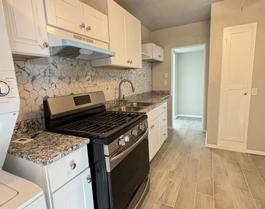 821 Olson Street - Photo Thumbnail 4