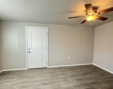 821 Olson Street - Photo Thumbnail 12
