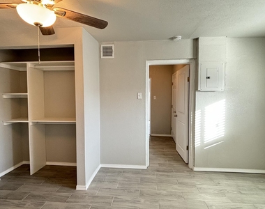 821 Olson Street - Photo Thumbnail 13