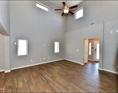 14925 Willie Worsley Avenue - Photo Thumbnail 9