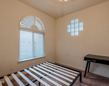 2232 Honour Point Place - Photo Thumbnail 26