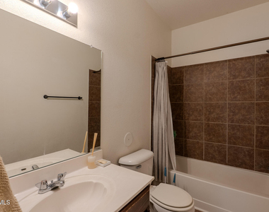 2232 Honour Point Place - Photo Thumbnail 24