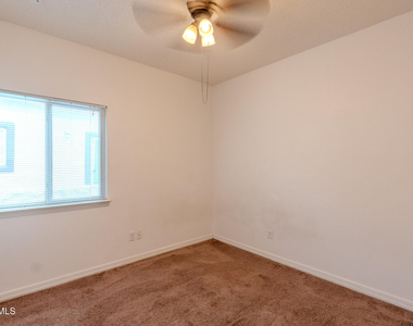 2232 Honour Point Place - Photo Thumbnail 28