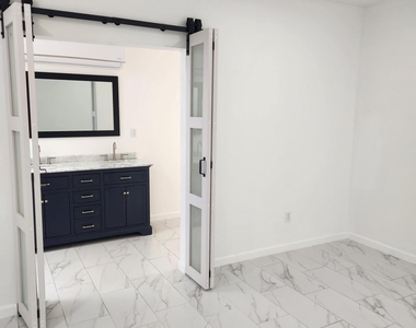 6728 Amposta Drive - Photo Thumbnail 7