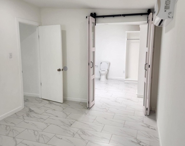6728 Amposta Drive - Photo Thumbnail 15