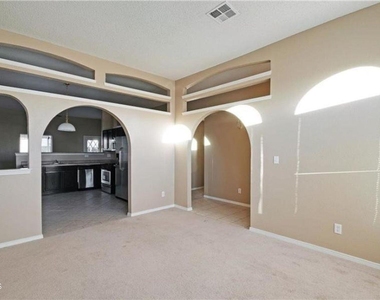 304 Jim Hofher Place - Photo Thumbnail 4