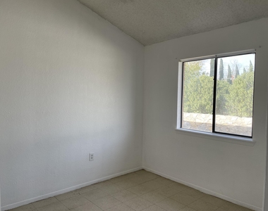 7214 Dale Road - Photo Thumbnail 14
